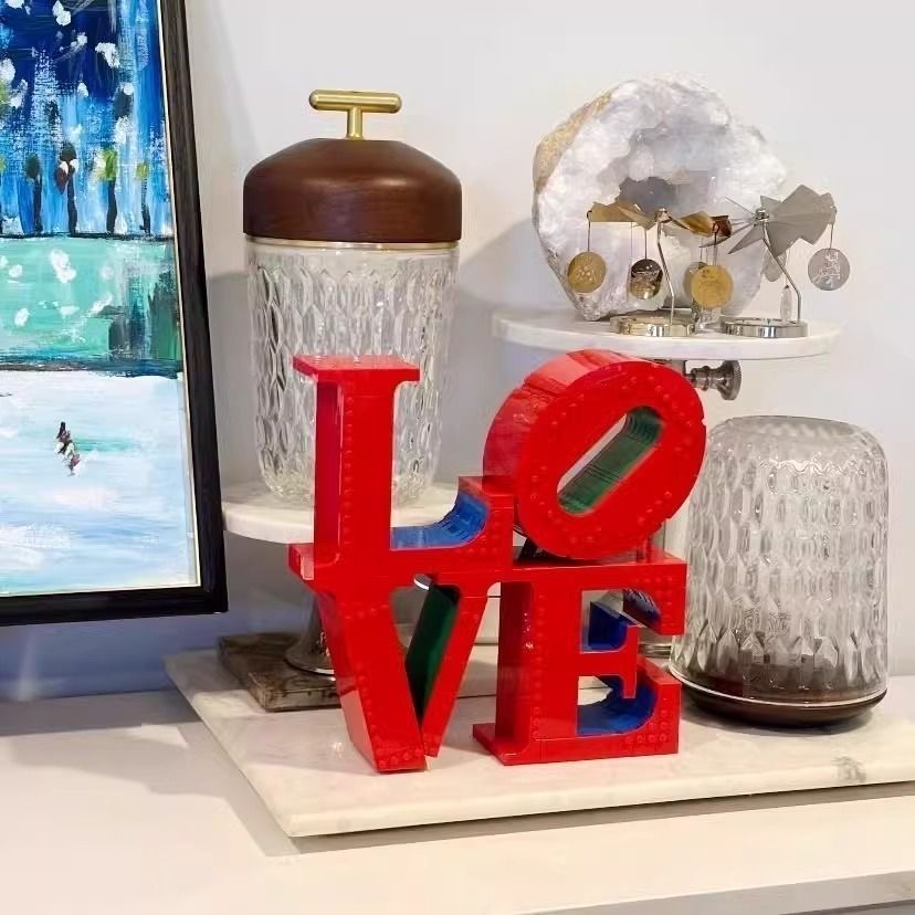 تحفة فنية على شكل كلمة LOVE من - مراجعة Art Craft Disney وسعره
